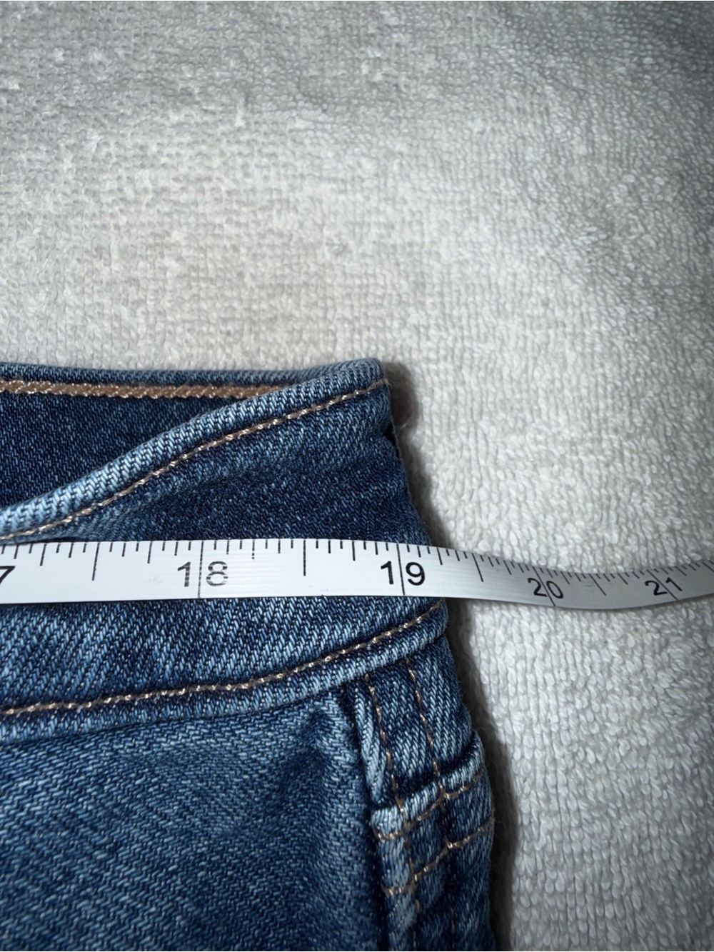 American Eagle Outfitters Dark Blue Denim Cutoff High-Rise Shorts Size 18 - Picture 5 of 9